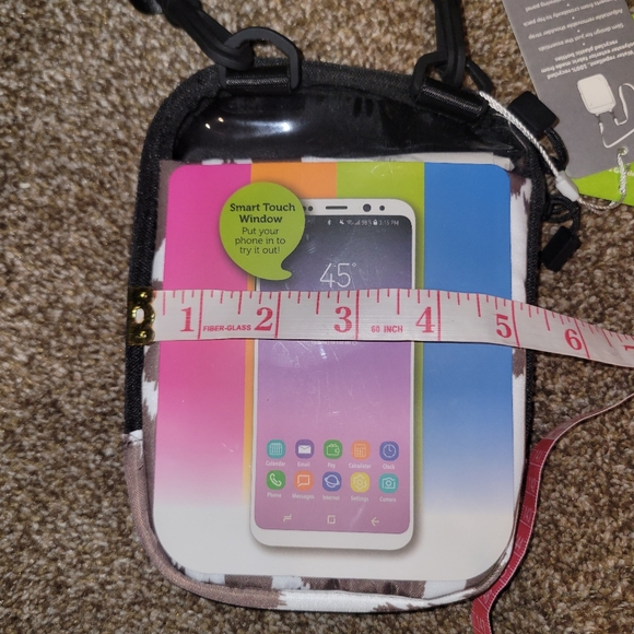 Universal Black Smartphone Pouch - Picture 9 of 9